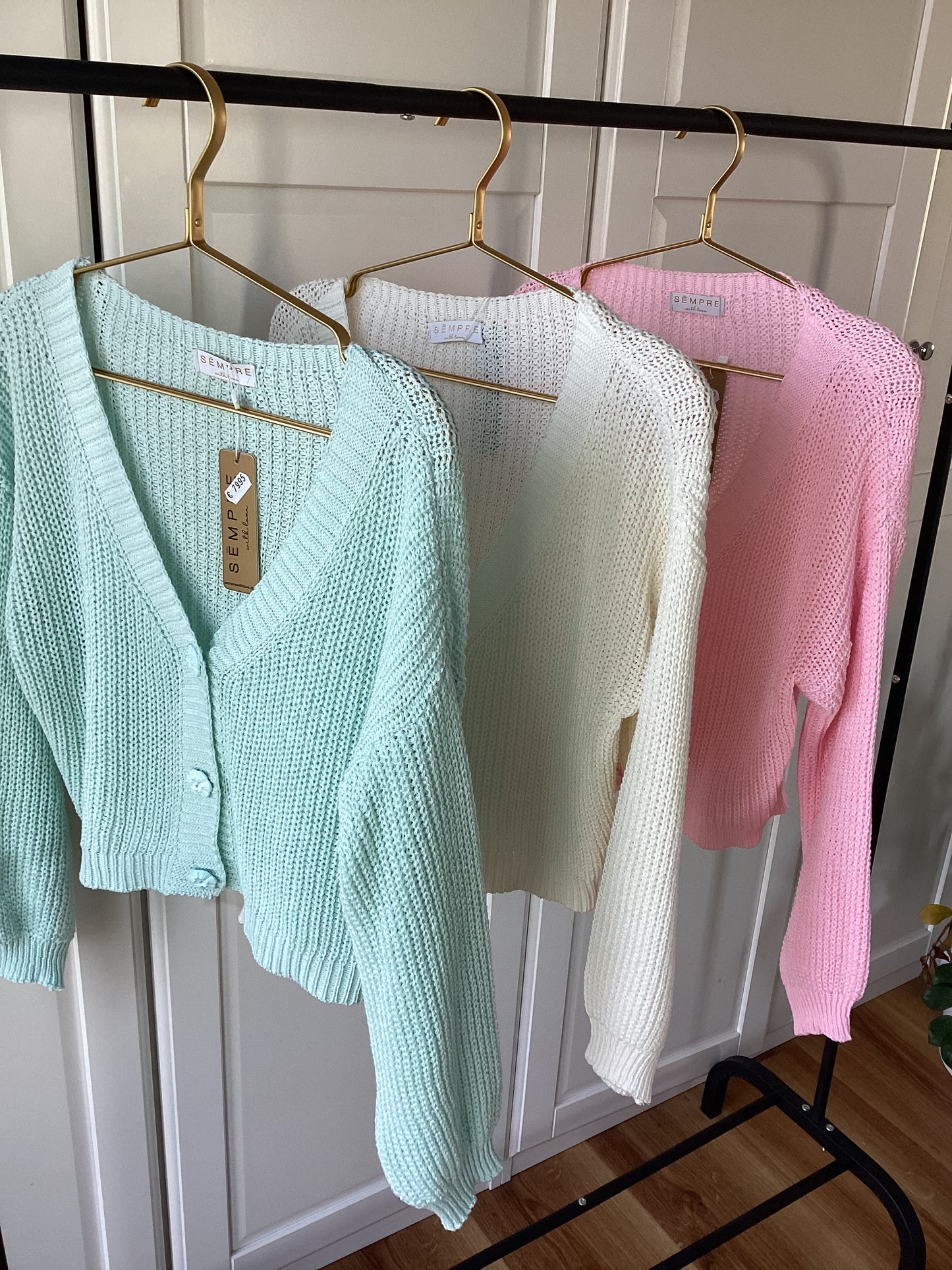Sempre with Love wunderschöne Strickjacke Pastell Farben Frisch