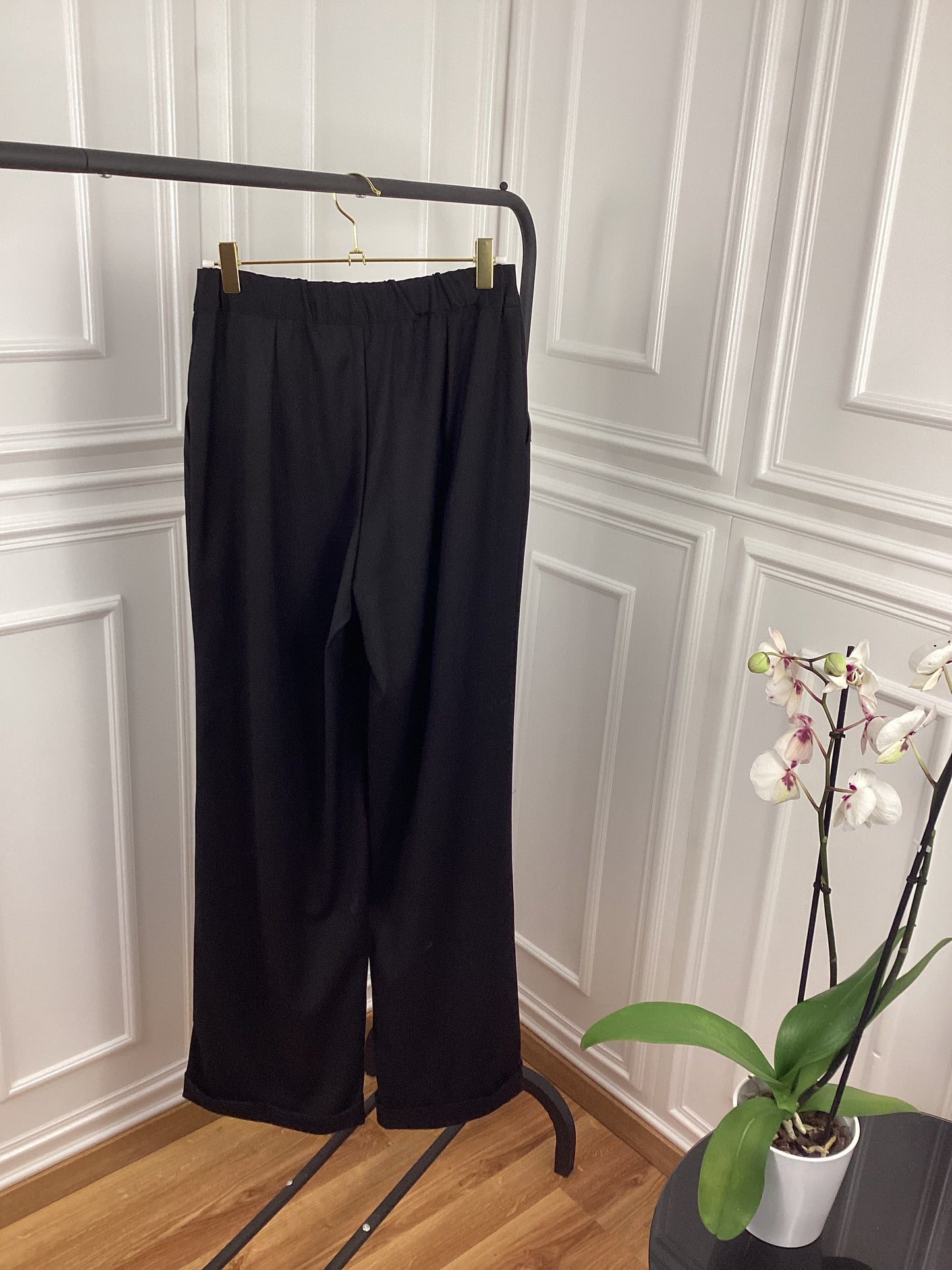 Super schöne Hose Cross Over Knopf black