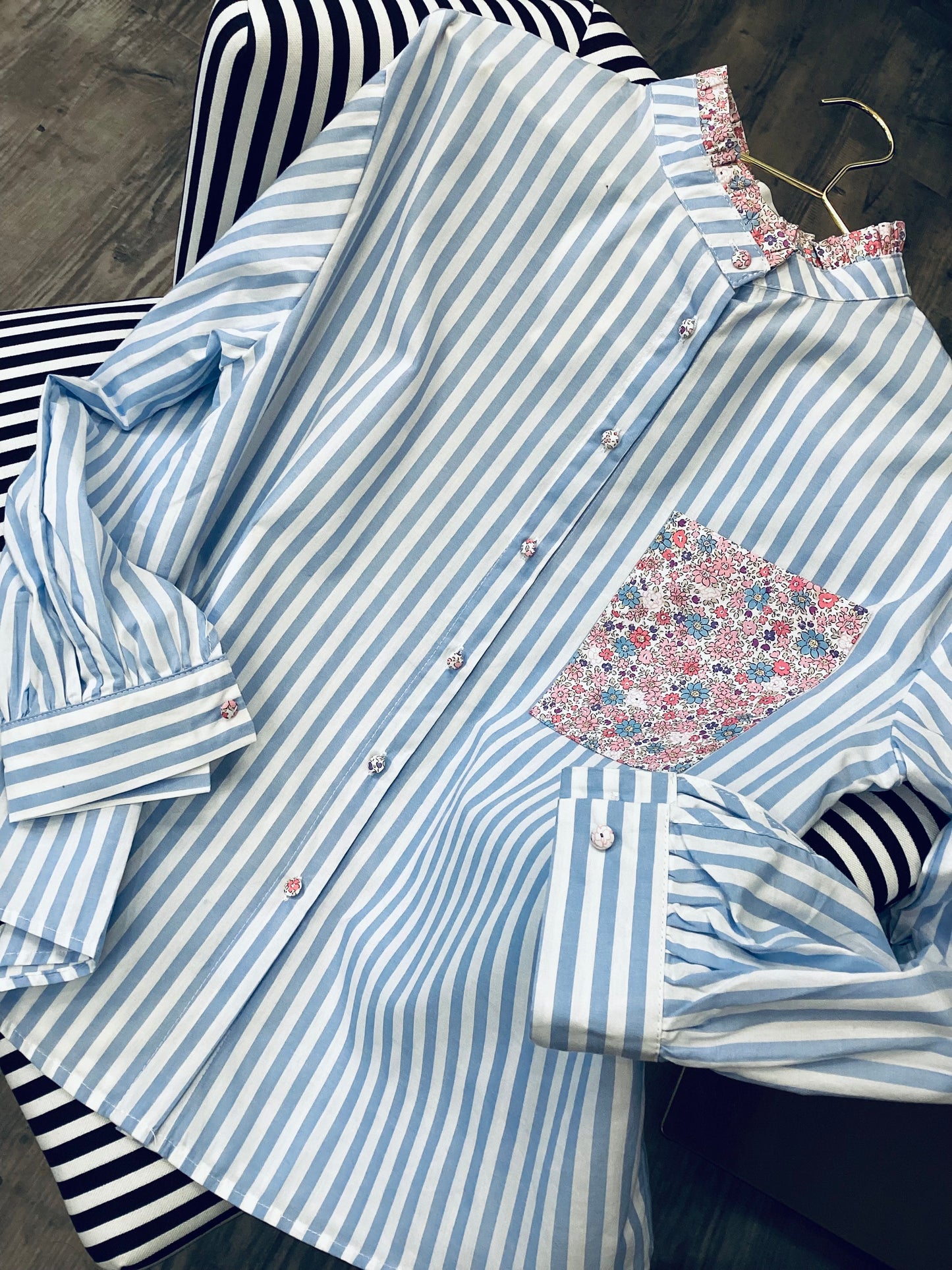 Bluse Hemd 🌸  mit Rüschen sky Blue gestreift