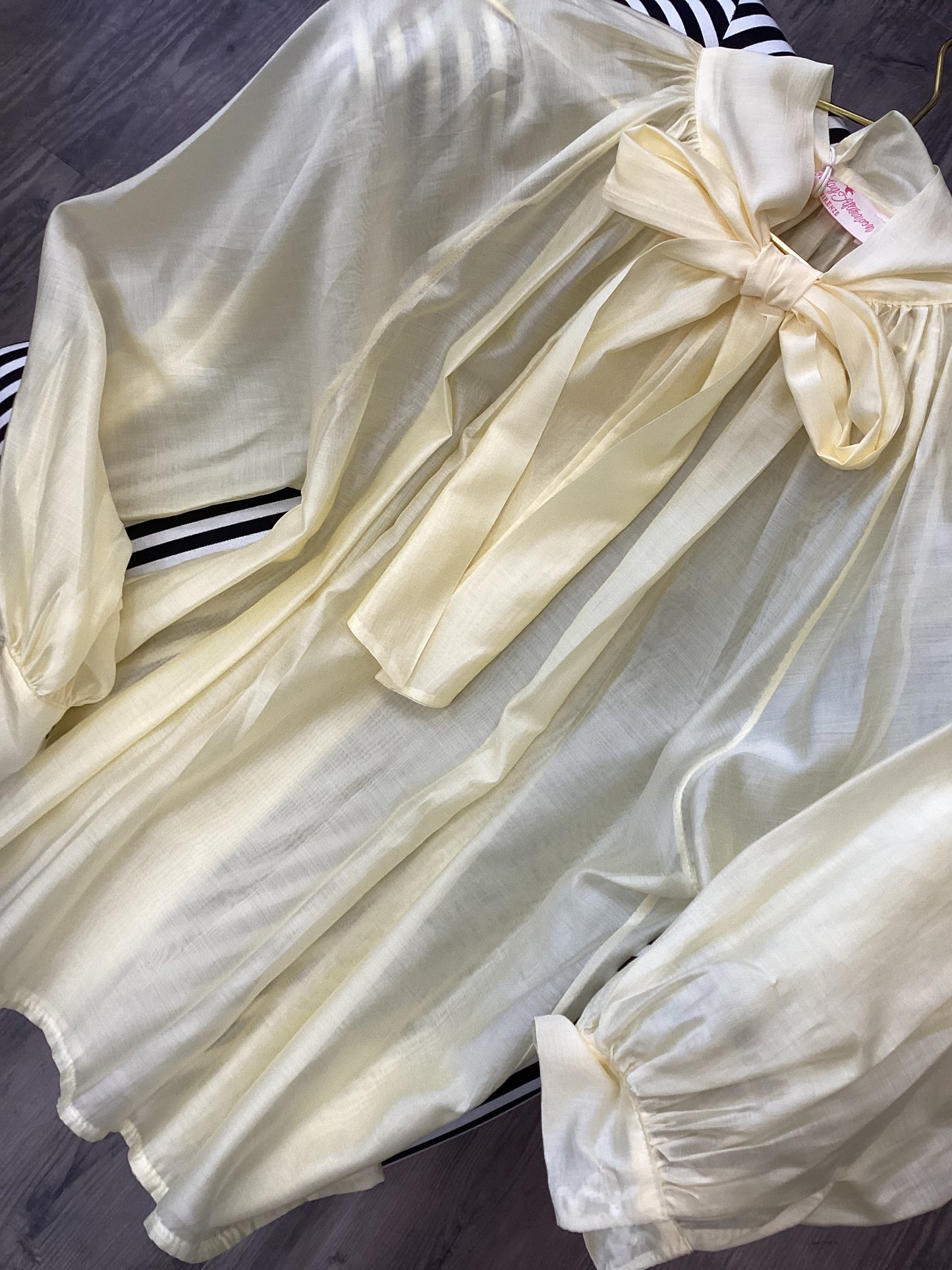 Wunderschöne Bluse mit 🎀 One Size