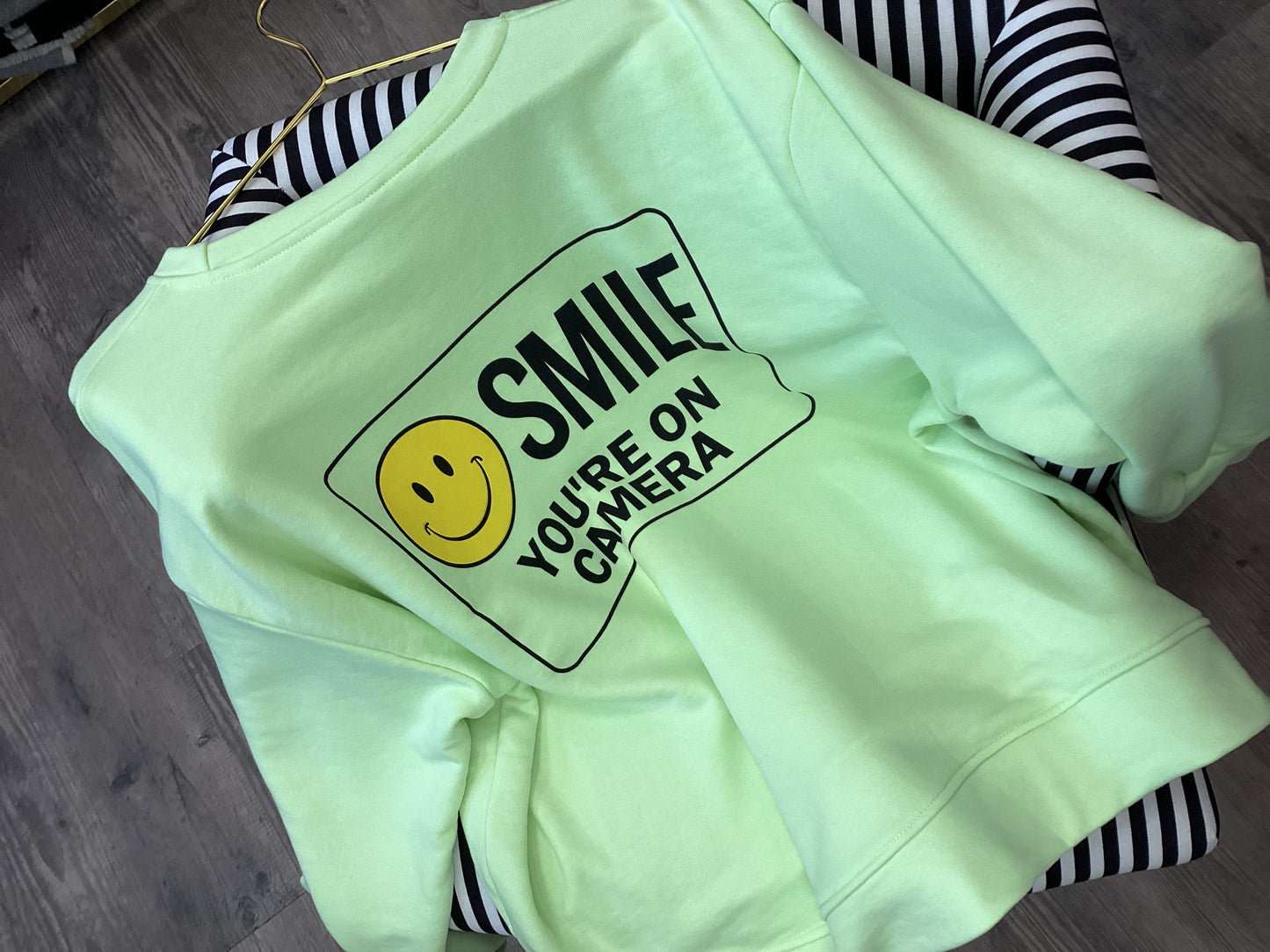 Coole Sweatshirt Smile 😀🍏 One Size mit Anhänger
