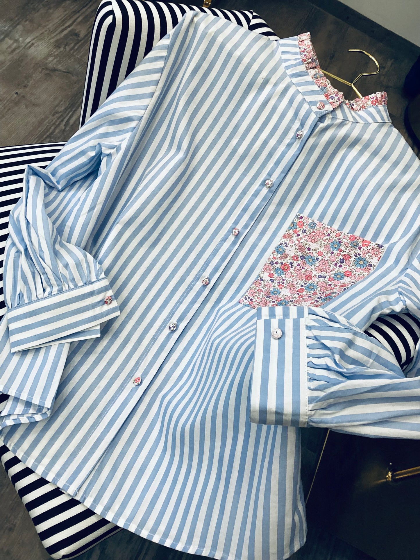 Bluse Hemd 🌸  mit Rüschen sky Blue gestreift