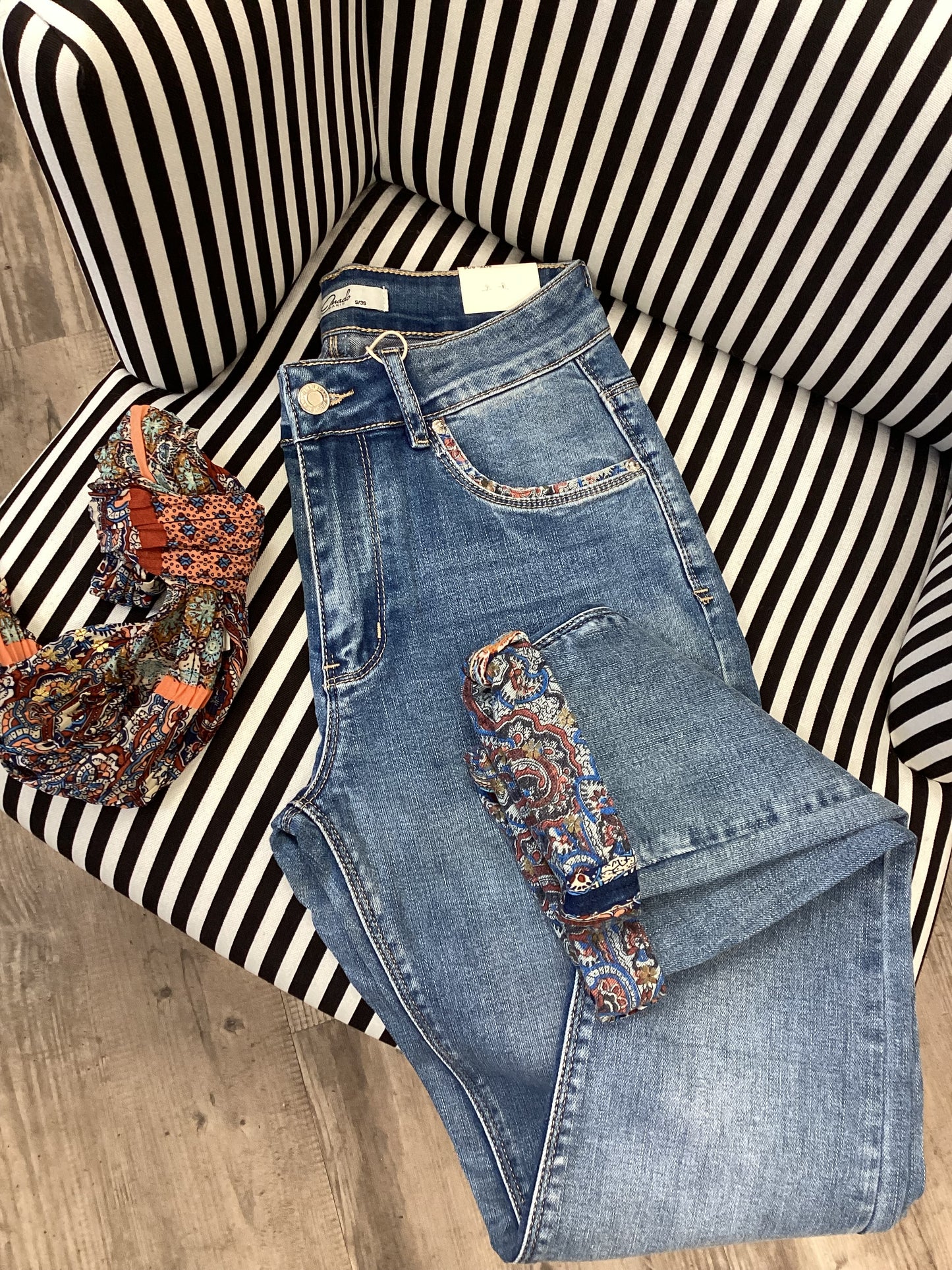 Moderne Jeans 👖 Paisley Tuch Gürtel sky blue