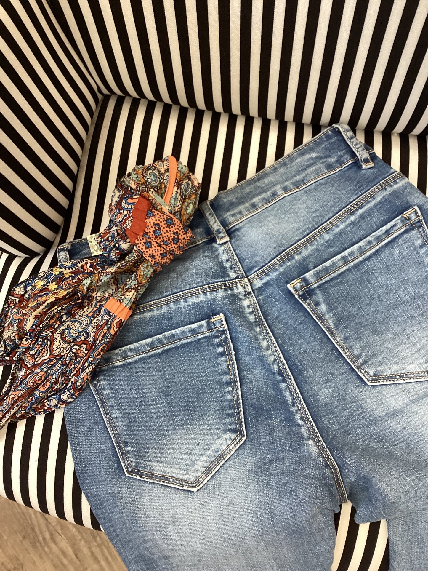 Moderne Jeans 👖 Paisley Tuch Gürtel sky blue